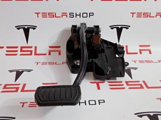 педаль тормоза Tesla Model 3 1 поколение 2019, 1044691-00-D