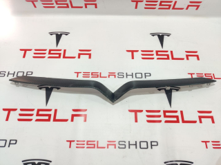 Накладка V-образная декоративная переднего гриля хром (птичка) Tesla Model X 1 поколение 2016, 1047022-00-D