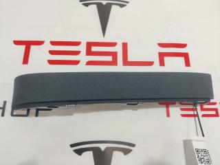 Накладка подъемной задней двери Tesla Model X 1 поколение 2016, 1055052-00-A
