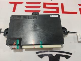 Блок управления подъемной задней двери Tesla Model X 1 поколение 2016, 1045490-00-G