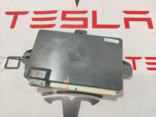 Блок управления подъемной задней двери Tesla Model X 1 поколение 2016, 1045490-00-G