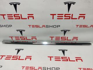 молдинг двери передней левой Tesla Model X 1 поколение 2016, 1032165-88-D, 1032173-00-D
