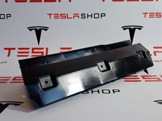 Кронштейн (крепление) коврового покрытия багажника Tesla Model S 1 поколение 2015, 1009173-00-C