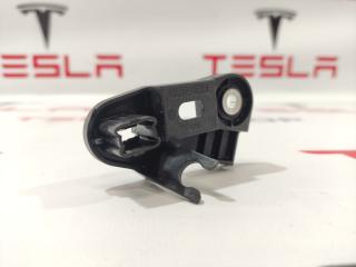 кронштейн (крепление) Tesla Model S 1 поколение [рестайлинг] 2019, 1452926-00-C
