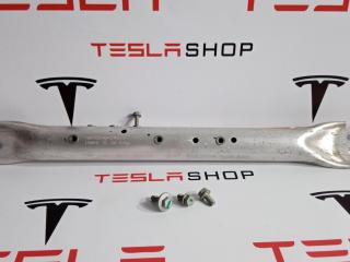распорка стоек Tesla Model S 1 поколение 2015, 1007924-00-C