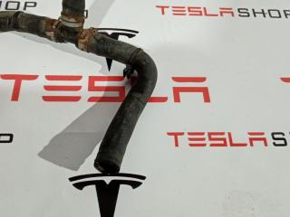 Шланг охлаждения с тройного клапана к радиатору Tesla Model S 1 поколение 2015, 6007343-00-D