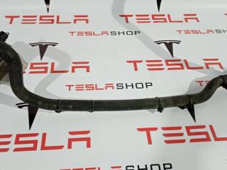Шланг охлаждения от тройного клапана к радиатору Tesla Model S 1 поколение 2015, 6007351-00-E