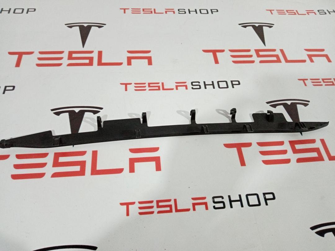 Планка центральной панели Tesla Model 3 1 поколение 2019, 1130985-00-B - фото №1
