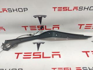 Накладка закрытия подъемной задней двери Tesla Model X 1 поколение 2016, 1037560-00-F