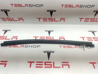 Уплотнитель стекла Tesla Model X 1 поколение 2016, 1032179-00-C, 1483693-00-A