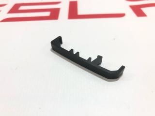 Проставка накладки порога левая Tesla Model X 1 поколение 2016, 1060742-03-A, 1058421-00, 1059958-00-A