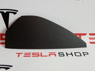 Накладка боковая торпеды Tesla Model S 1 поколение 2015, 1028357-00-A
