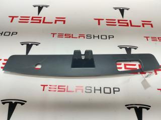 накладка двери (крышки) багажника Tesla Model X 1 поколение 2016, 1037897-00-E, 1037898-00-D