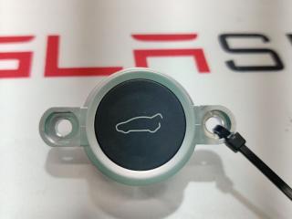 Кнопка закрытия крышки багажника Tesla Model X 1 поколение 2016, 1042629-00-C