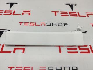 Накладка нижняя бардачка Tesla Model X 1 поколение 2016, 1002301-17-B