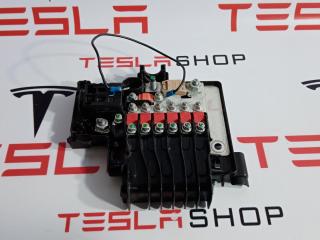 блок предохранителей Tesla Model S 1 поколение 2015, 1013272-00-E