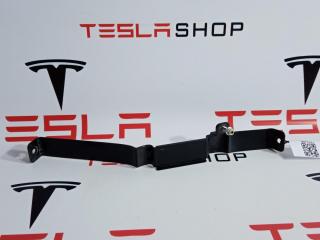 кронштейн (крепление) Tesla Model S 1 поколение 2015, 1013272-00-E
