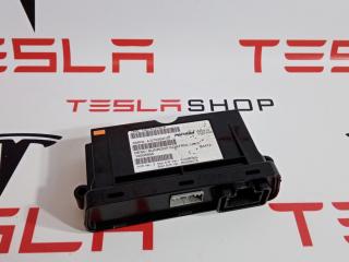 Блок управления панорамным люком Tesla Model S 1 поколение 2015, 1007512-00-A