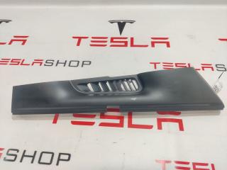 Накладка салазки сидения (водительская) Tesla Model X 1 поколение 2016, 1061624-00-B