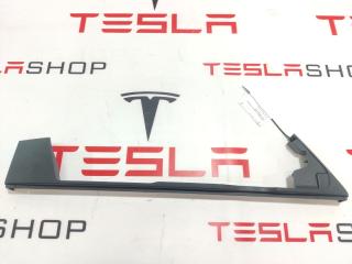 Накладка салазки сидения (пассажирская) Tesla Model X 1 поколение 2016, 1061628-00-B