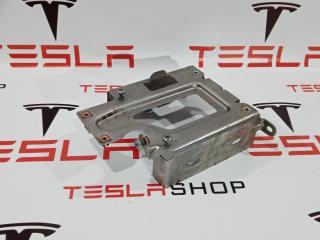 Кронштейн крепления блока радио Tesla Model S 1 поколение 2015, 1004833-10-A