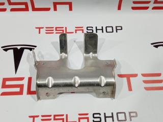кронштейн (крепление) Tesla Model S 1 поколение 2015, 1013650-00-E