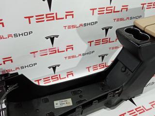 консоль салона (центральная часть) Tesla Model S 1 поколение 2015, 1010249-00-A