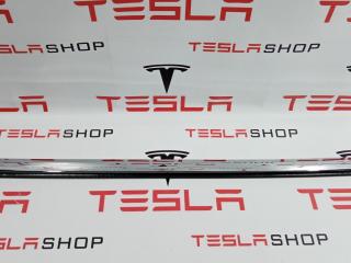 молдинг двери передней правой Tesla Model S 1 поколение 2015, 1095920-00-C