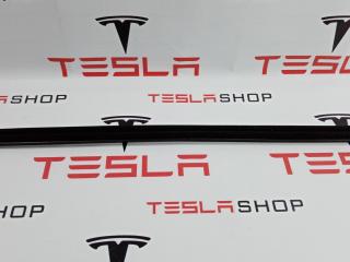 Уплотнитель стекла Tesla Model S 1 поколение 2015, 1038406-00-A