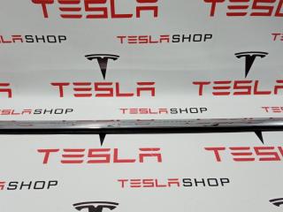 молдинг двери передней левой Tesla Model S 1 поколение 2015, 1095786-00-C