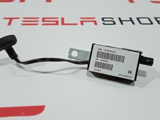 Антенна усилитель AM/FM Tesla Model S 1 поколение 2015, 1004808-00-B