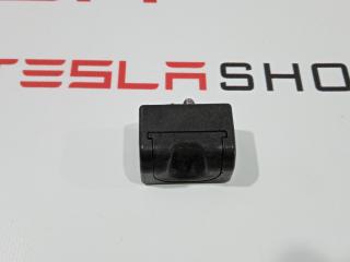отбойник крышки багажника Tesla Model S 1 поколение 2015, 1008866-00-B