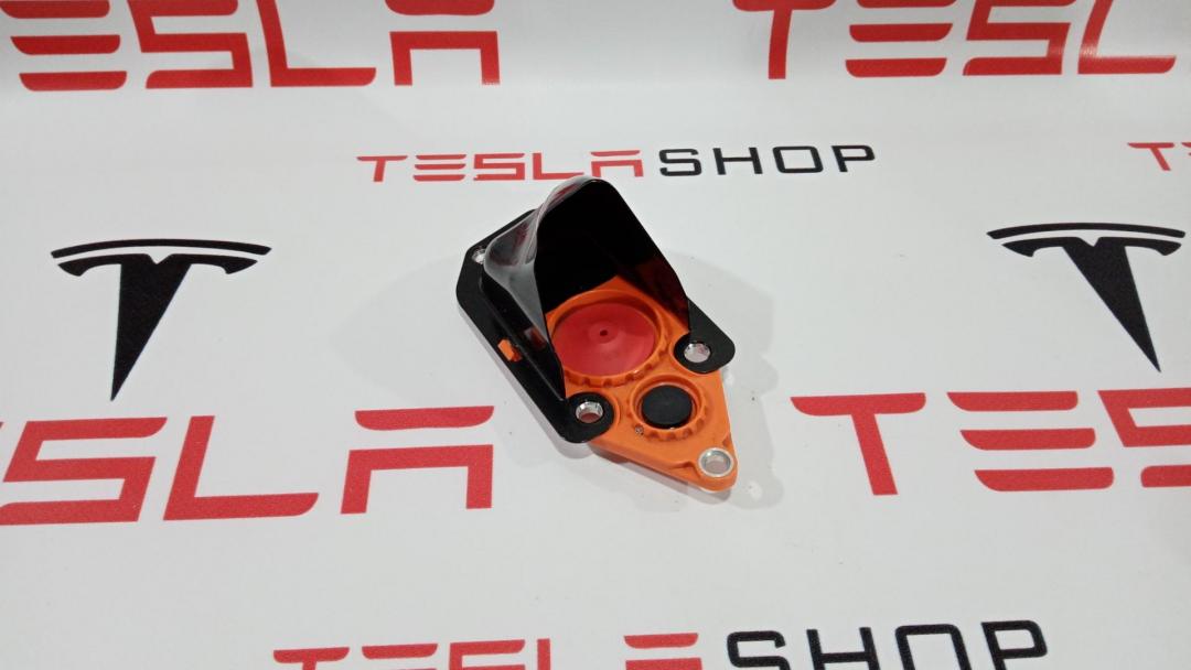 Клапан вентиляции основной батареи Tesla Model 3 1 поколение 2019, 1098632-00-G - фото №1