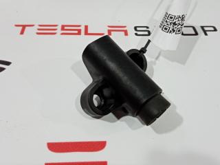 Корпус упора крышки багажника Tesla Model X 1 поколение 2020, 1051429-00-D