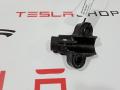 Корпус упора крышки багажника Tesla Model X 1 поколение 2020, 1051429-00-D - фото №2