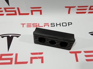 Опора под домкрат (подушка) Tesla Model S 1 поколение 2015, 1009124-00-C