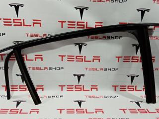 Уплотнитель стекла Tesla Model X 1 поколение 2020, 1484042-00-B