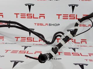 Патрубок системы охлаждения теплообменник (Chiller)-батарея Tesla Model 3 1 поколение 2021, 1077579-00-F