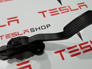 педаль Tesla Model S 1 поколение 2012, 1005307-00-A