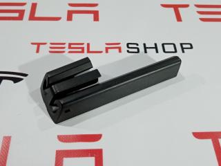 Заглушка салазки сиденья Tesla Model S 1 поколение 2012, 1031675-00-A