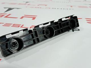Кронштейн крепления накладки порога рокерной панели Tesla Model S 1 поколение 2012, 1003691-00-A
