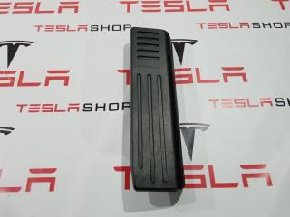 Панель для отдыха ноги водителя Tesla Model S 1 поколение 2012, 6005968-00-C