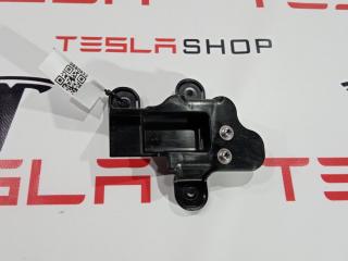 Кронштейн крепления ручки Tesla Model S 1 поколение 2012, 1008404-00-C
