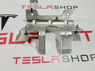 кронштейн (крепление) Tesla Model S 1 поколение 2012, 1013650-00-E