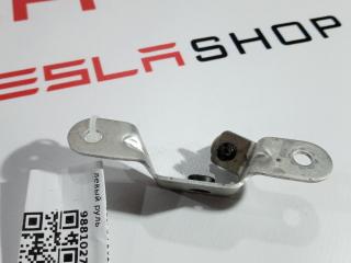 Кронштейн крепления обшивки двери Tesla Model S 1 поколение 2015, 1003540-00-A