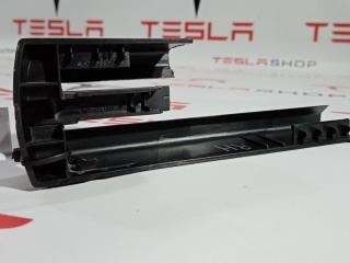 Заглушка салазки сиденья Tesla Model S 1 поколение 2015, 1031676-00-A, 1008388-00-C