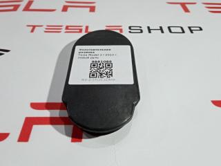 уплотнитель Tesla Model 3 1 поколение 2019, 1043439-00-A