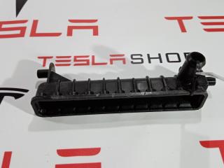 Пластиковая обойма радиатора охлаждения Tesla Model S 1 поколение 2012, 6007372-00-A