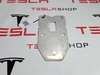 Пластина дистанционная телевизор/усилитель T=1.0 мм Tesla Model S 1 поколение 2012, 1017658-00-A