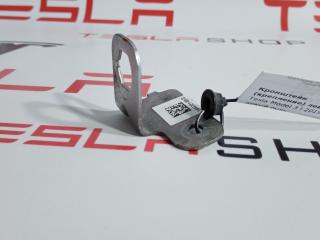 Кронштейн крепления тормозного шланга Tesla Model 3 1 поколение 2019, 1044721-00-D